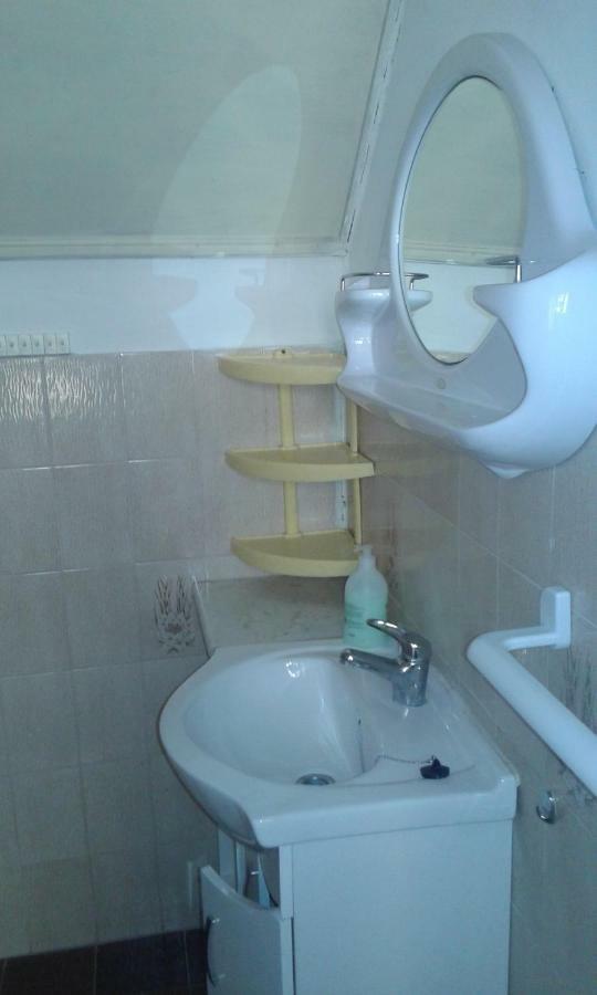 Szabo Apartmanhaz 잘라카로쉬 외부 사진