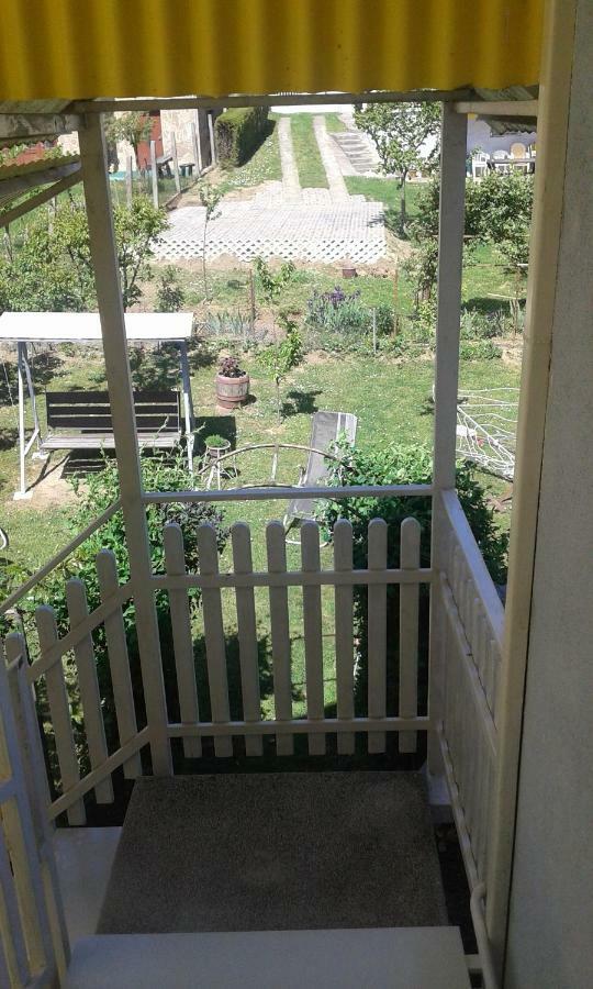 Szabo Apartmanhaz 잘라카로쉬 외부 사진
